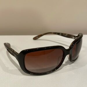 EUC Oakley sunglasses - women’s Disguise model